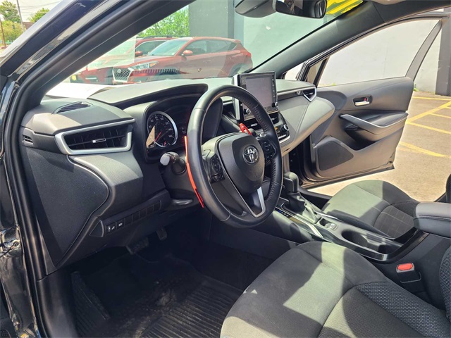 Vehicle image 12 of 28