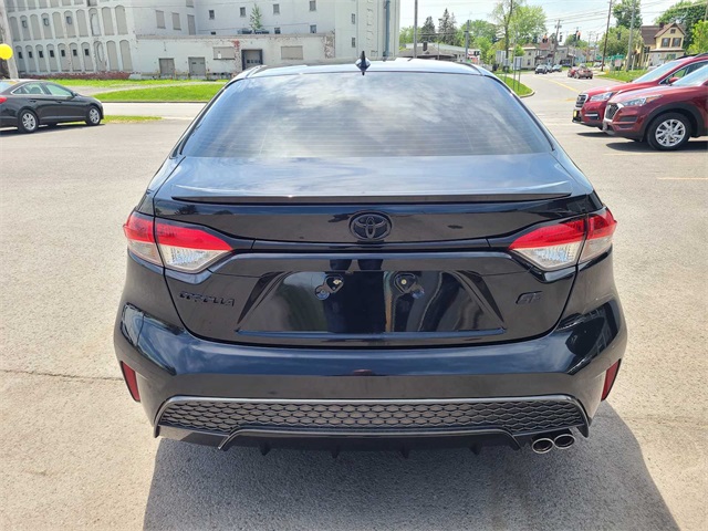 Vehicle image 8 of 28