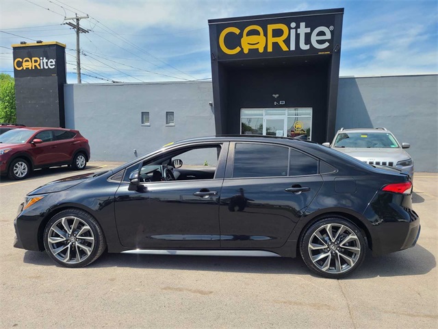 Vehicle image 10 of 28