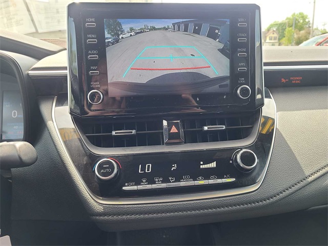 Vehicle image 26 of 28