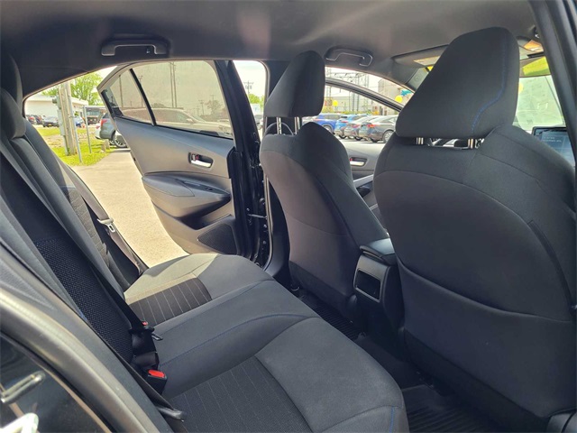 Vehicle image 19 of 28
