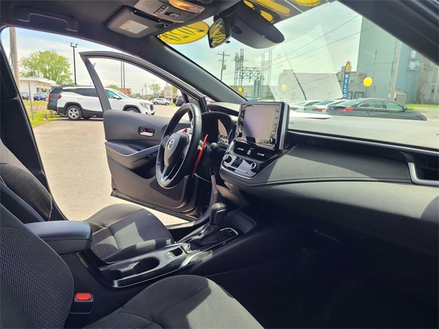Vehicle image 16 of 28