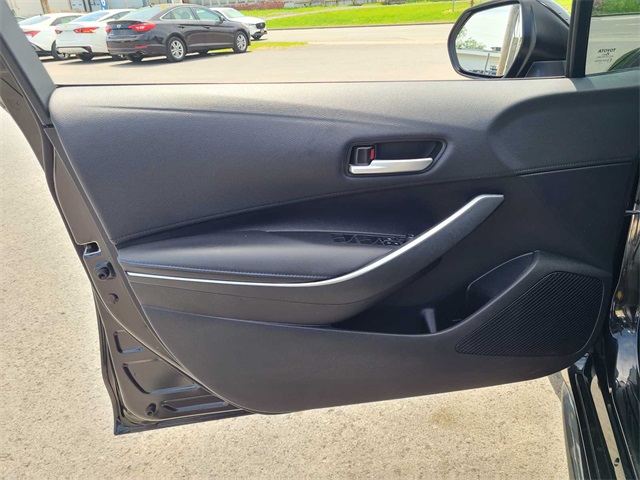 Vehicle image 15 of 28