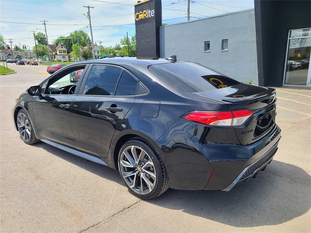 Vehicle image 9 of 28