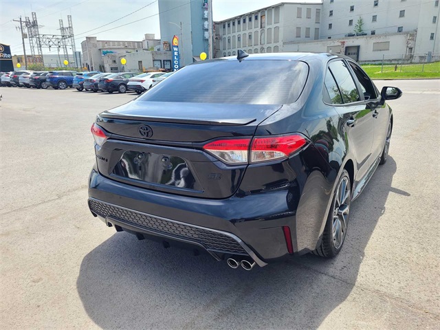 Vehicle image 7 of 28