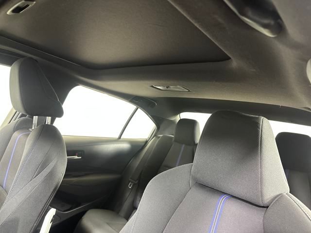 Vehicle image 12 of 27