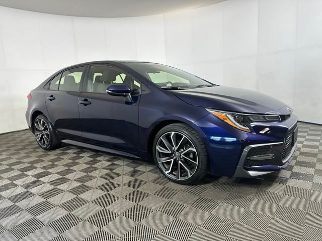 Vehicle image 4 of 27