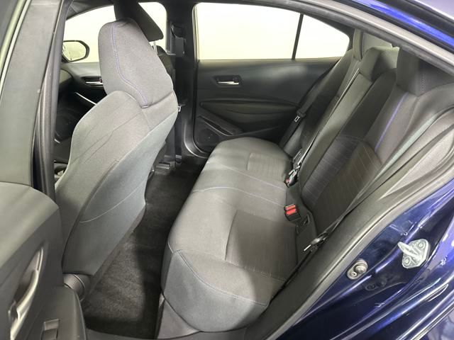 Vehicle image 23 of 27