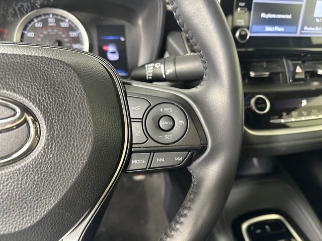 Vehicle image 16 of 27
