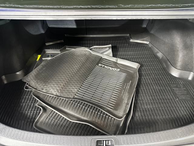 Vehicle image 24 of 27