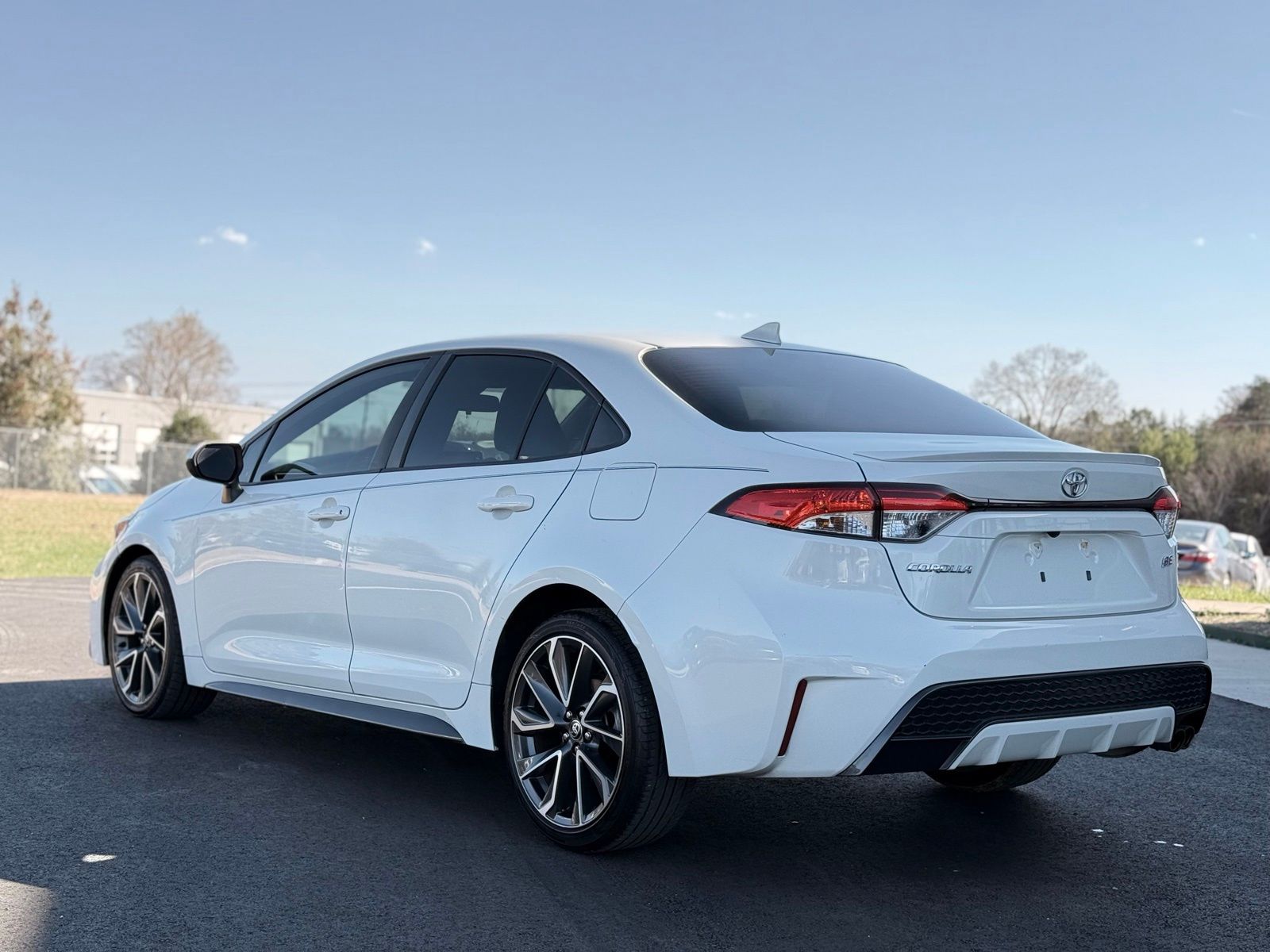 Vehicle image 8 of 30