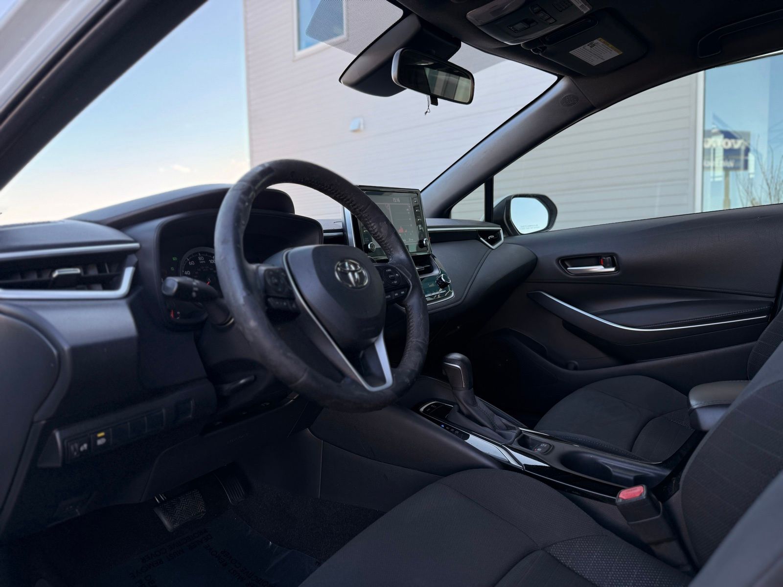 Vehicle image 12 of 30