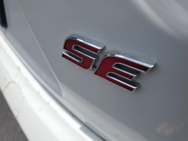 Vehicle image 10 of 32