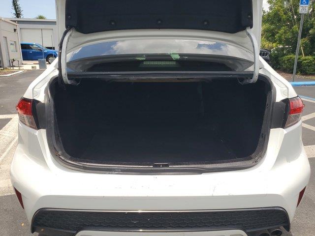 Vehicle image 13 of 32