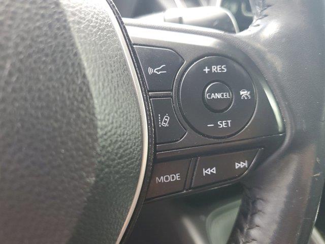 Vehicle image 26 of 32