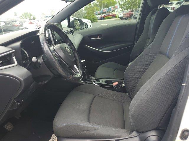 Vehicle image 22 of 32