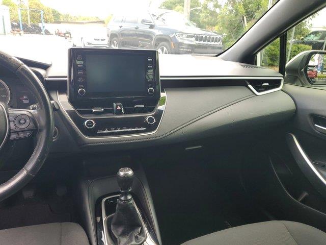 Vehicle image 20 of 32