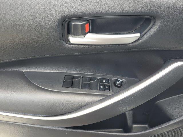 Vehicle image 24 of 32