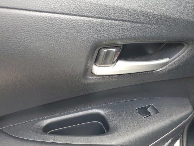Vehicle image 17 of 32