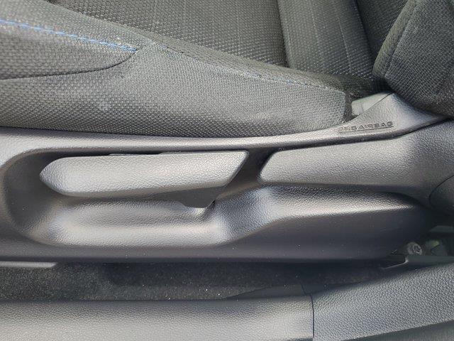 Vehicle image 23 of 32