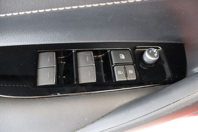 Vehicle image 15 of 35
