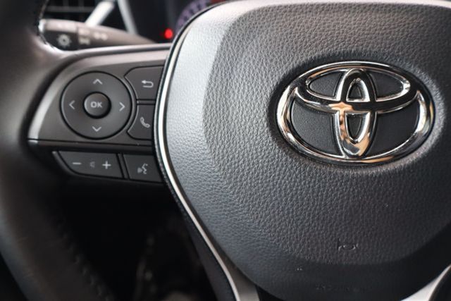 Vehicle image 20 of 35