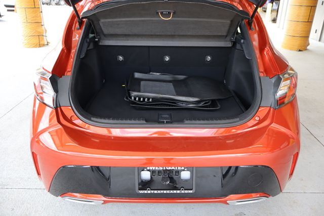 Vehicle image 11 of 35