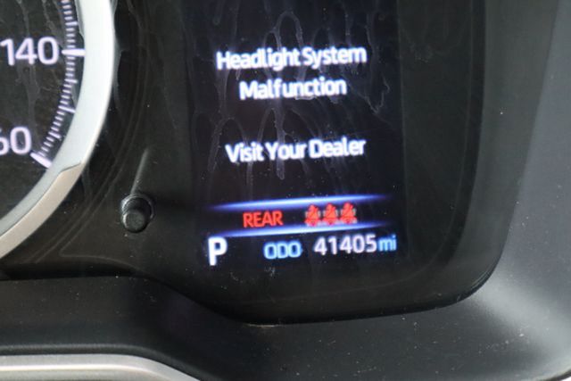 Vehicle image 32 of 35