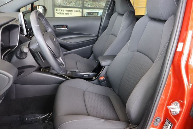 Vehicle image 9 of 35