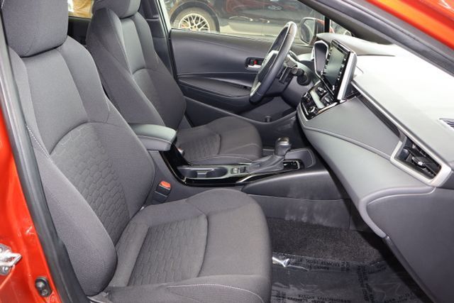 Vehicle image 12 of 35