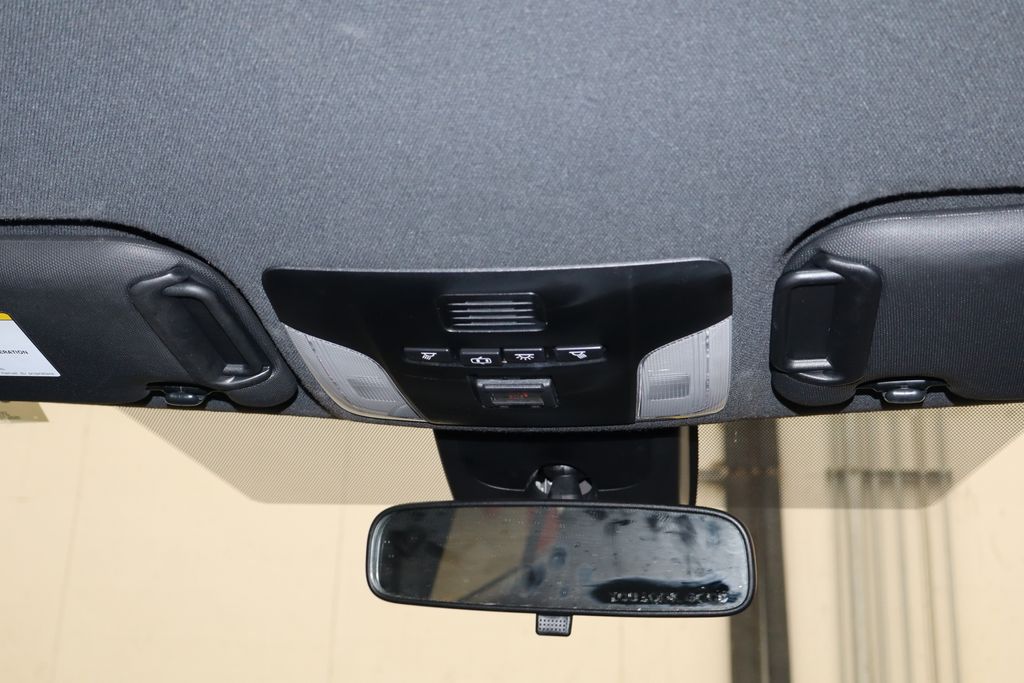 Vehicle image 19 of 36