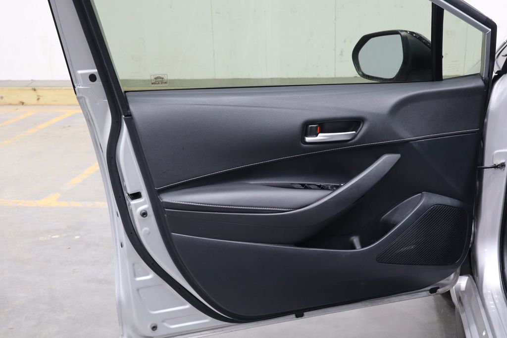 Vehicle image 10 of 36