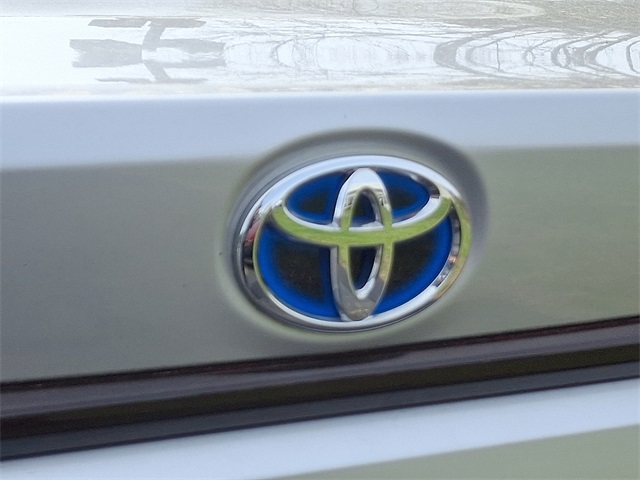 Vehicle image 28 of 37
