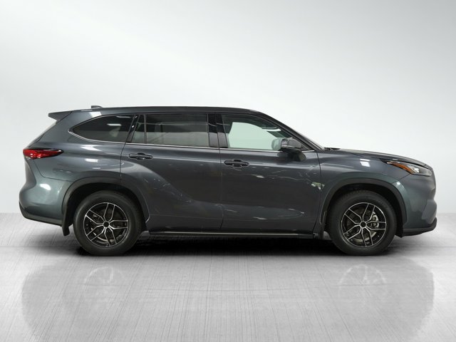 Vehicle image 4 of 29