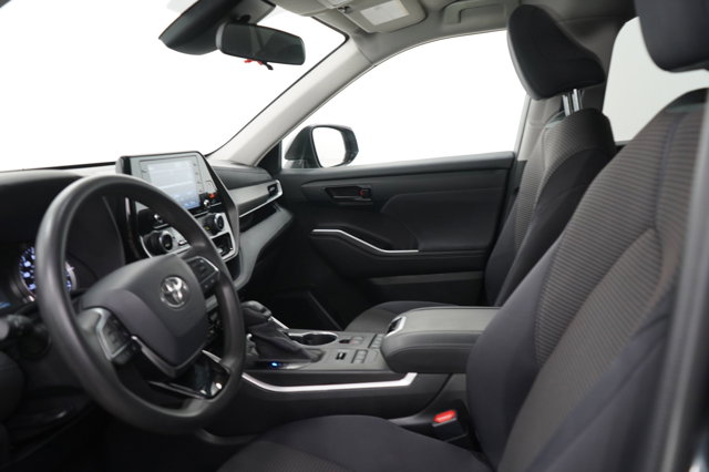Vehicle image 17 of 29