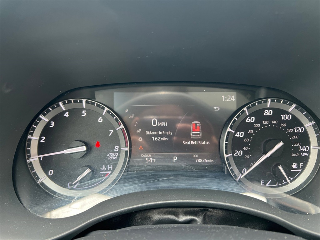 Vehicle image 16 of 32