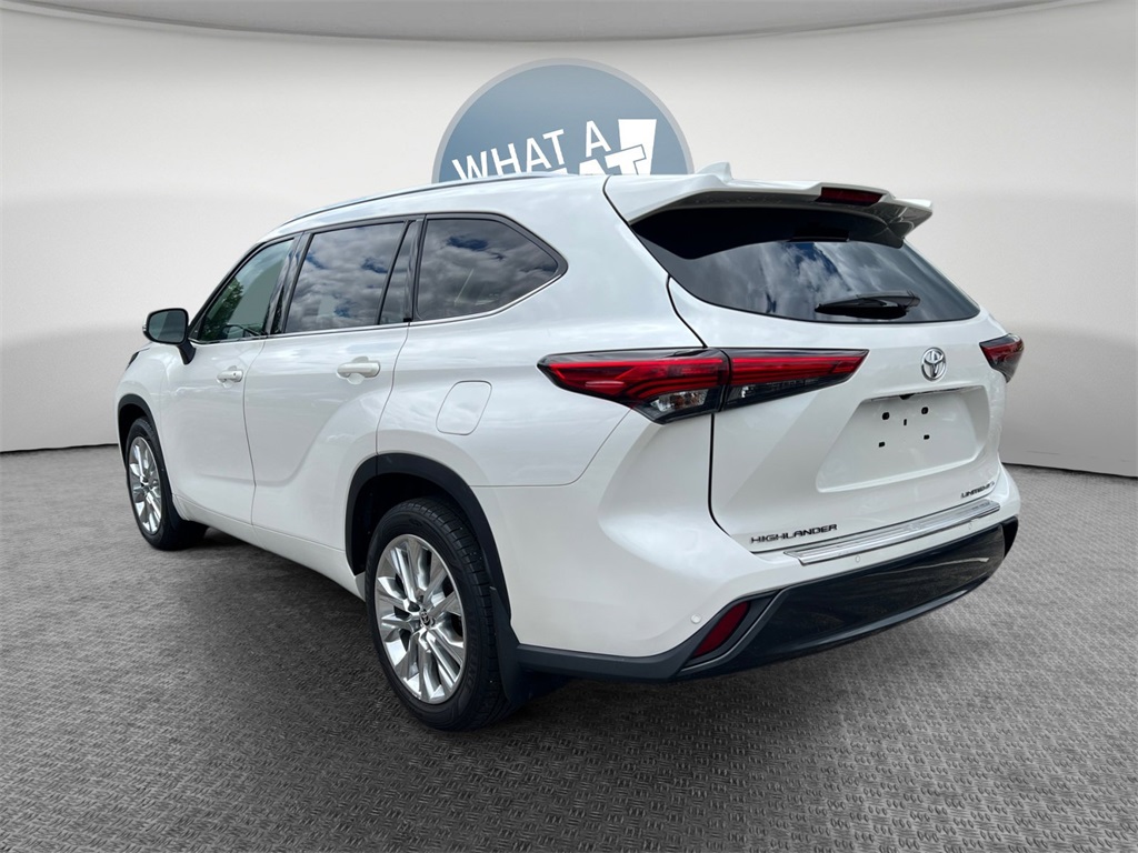 Vehicle image 7 of 32