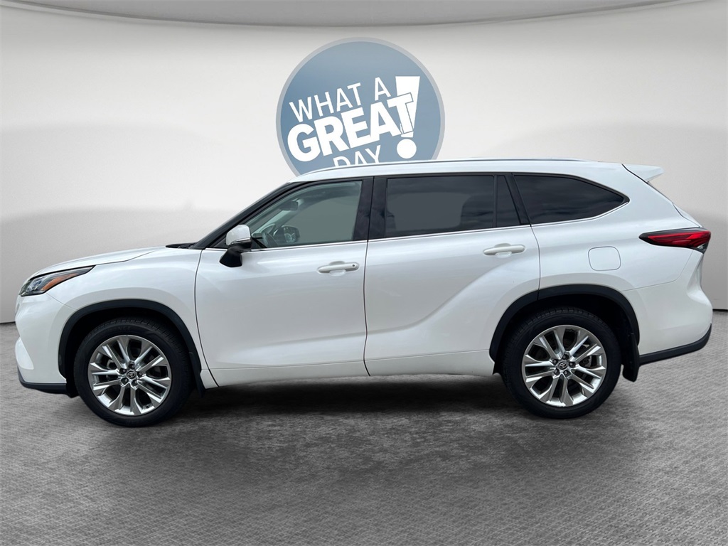 Vehicle image 8 of 32