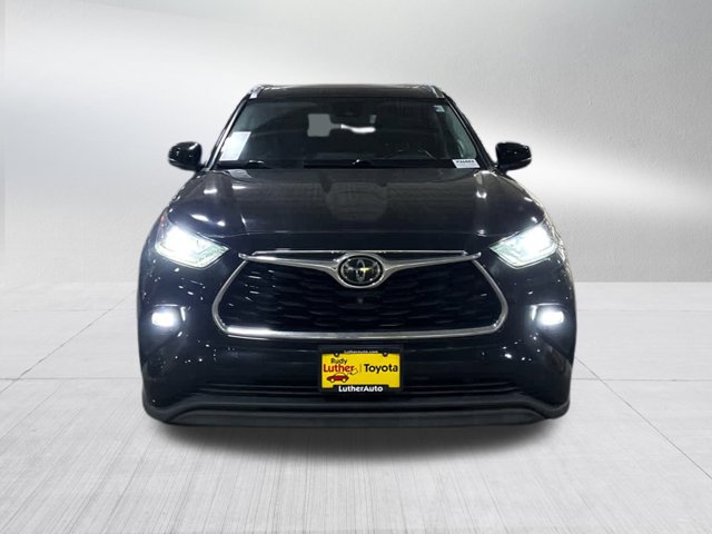 Vehicle image 2 of 14