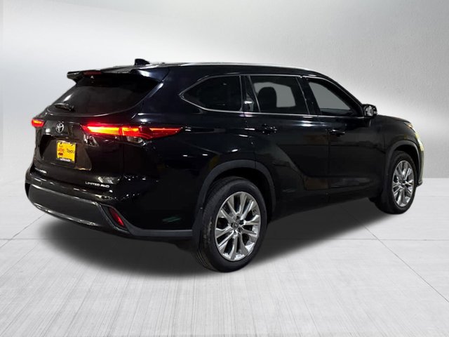 Vehicle image 4 of 14