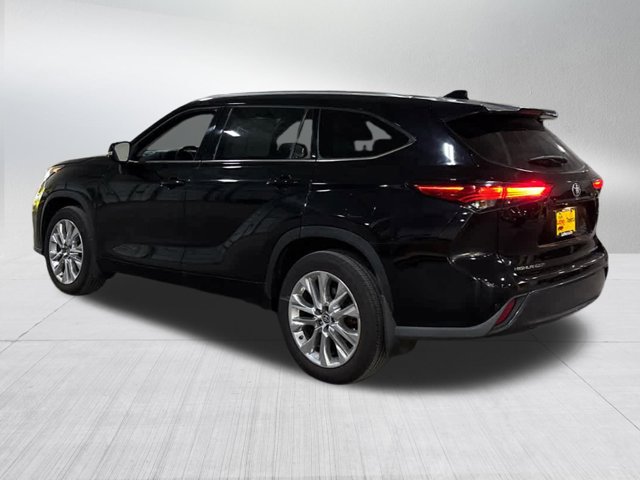 Vehicle image 6 of 14