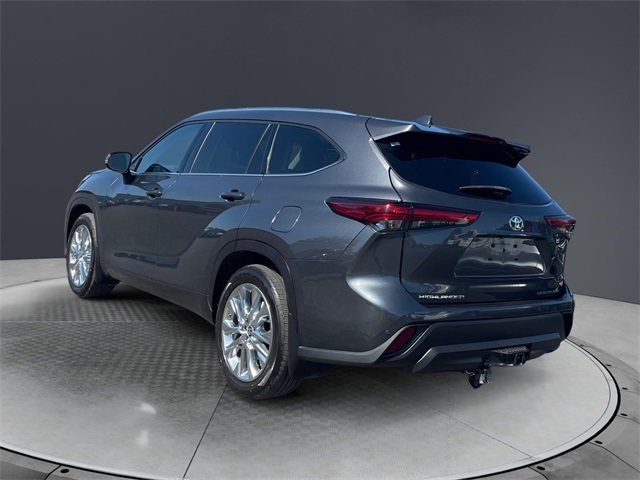 2020 Toyota Highlander Limited Image 7 of 16