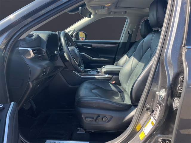 2020 Toyota Highlander Limited Image 12 of 16