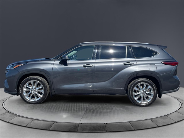 2020 Toyota Highlander Limited Image 8 of 16