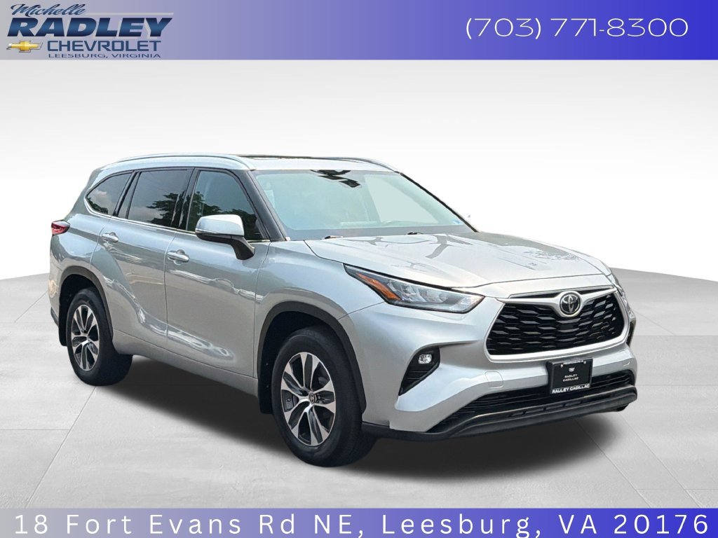2020 Toyota Highlander XLE Image 3 of 23