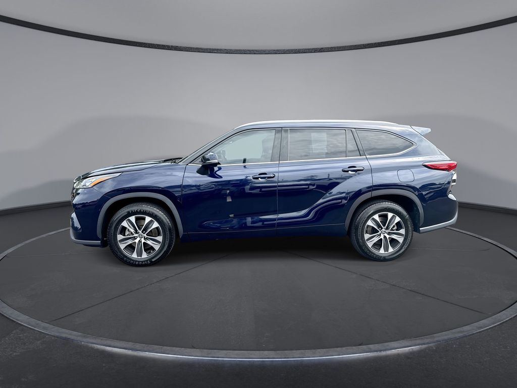 Vehicle image 9 of 28