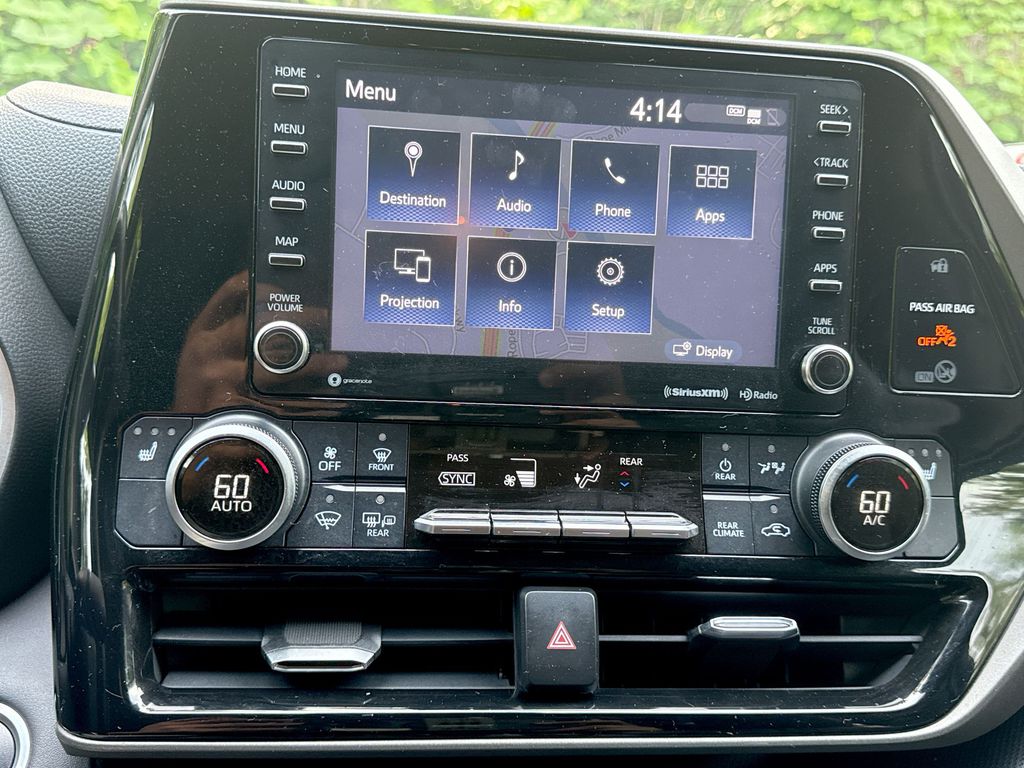 Vehicle image 19 of 28