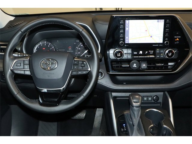 Vehicle image 15 of 31