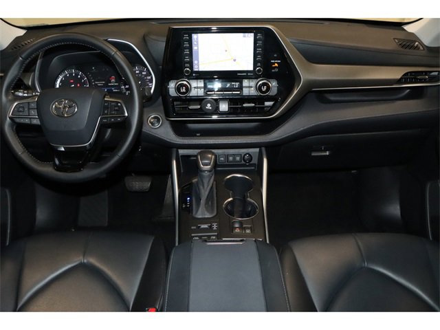 Vehicle image 19 of 31
