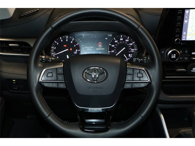 Vehicle image 14 of 31